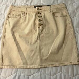 NWT Torrid Denim front buttons skirt